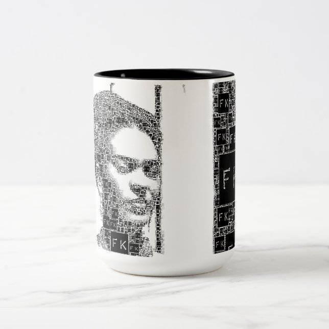Caneca De Café Em Dois Tons Retrato preto e branco de Frida Kahlo (Centro)