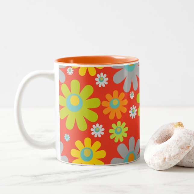 Caneca De Café Em Dois Tons Retro Daisies em Laranja (Com Donut)