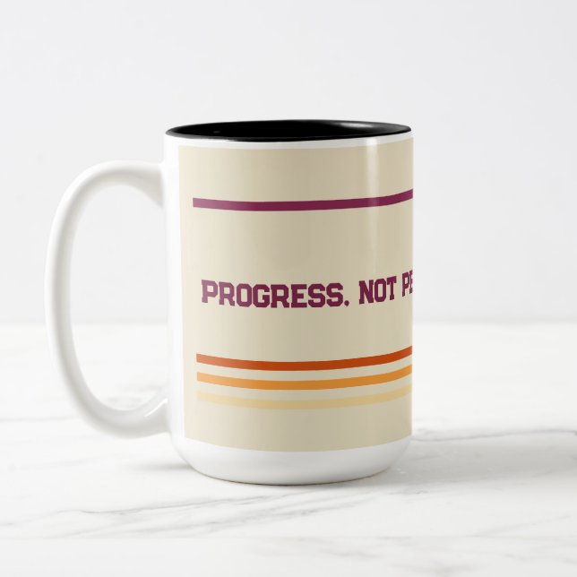 Caneca De Café Em Dois Tons Retro Motivation Coffee Mug – Progress Not Perfect (Esquerda)