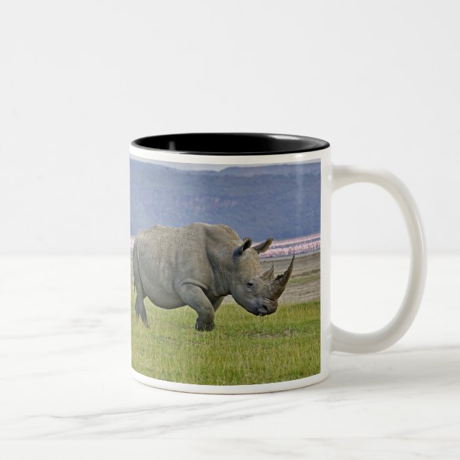 Caneca De Café Em Dois Tons Rinoceronte Branco e Flamingos Menores distantes, (Direita)