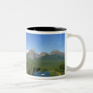 Caneca De Café Em Dois Tons Rio Bow perto do Parque Nacional Banff em Alberta