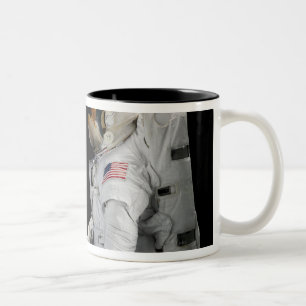 Caneca De Café Em Dois Tons Robonaut 2, uns dexterous, hel 4 do astronauta do