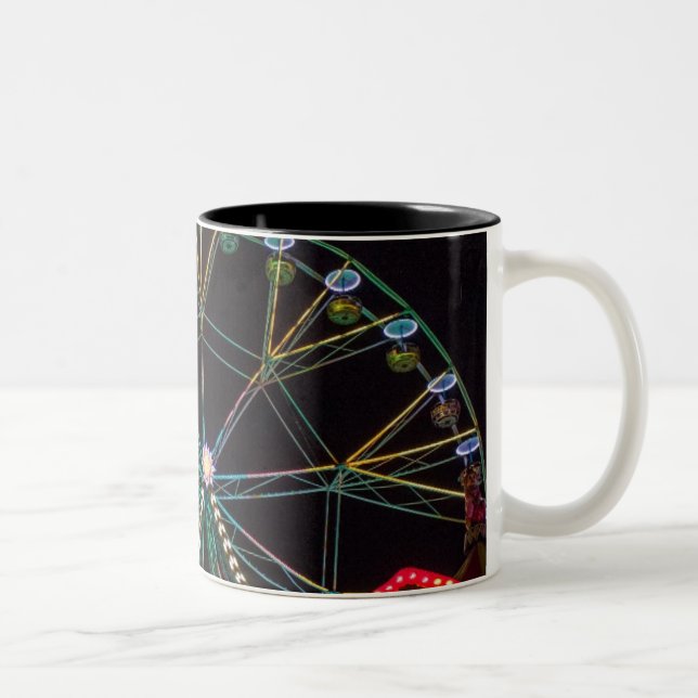 Caneca De Café Em Dois Tons Roda gigante de parque de diversões à noite (Direita)