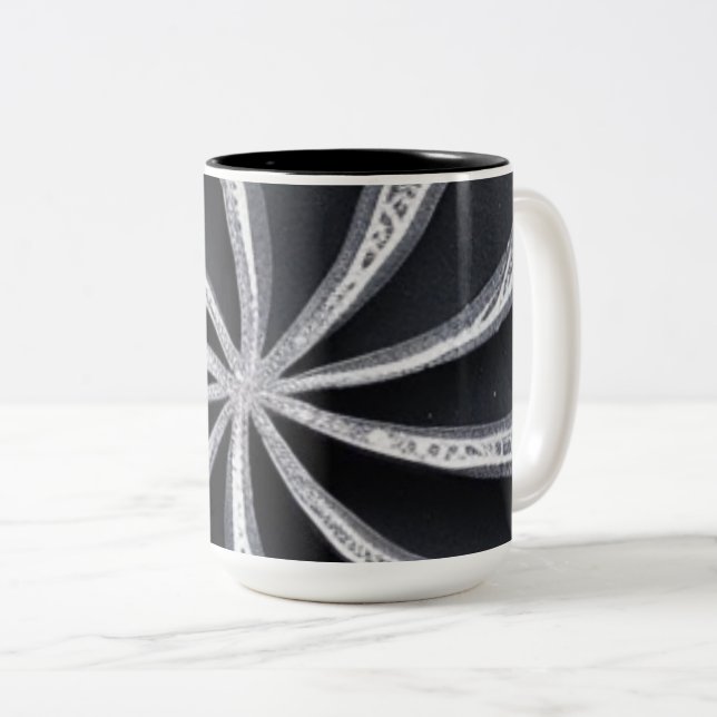 Caneca De Café Em Dois Tons Roda preta e prateada (Frente Esquerda)