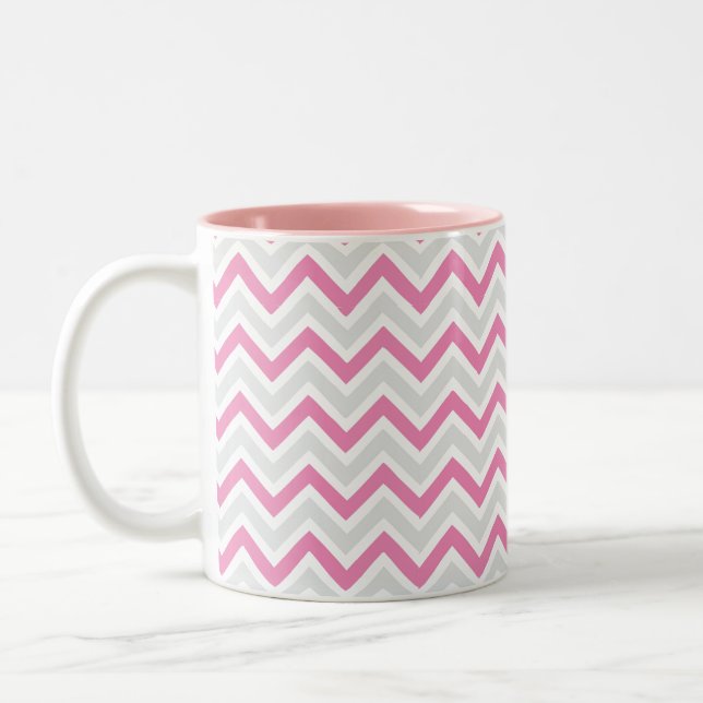 Caneca De Café Em Dois Tons Rosa do teste padrão de Chevron & moderno cinzento (Esquerda)