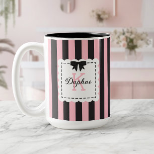 Caneca De Café Em Dois Tons Rosa Préppy com Listras Pretas e Laço Monogramado