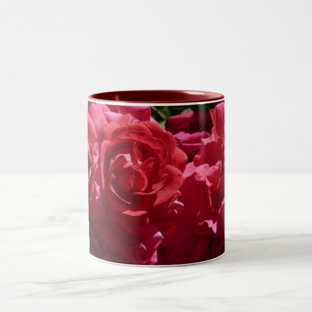 Caneca De Café Em Dois Tons Rosas vermelhas (Centro)