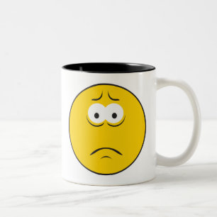 Caneca De Café Em Dois Tons Rosto Carrancudo Triste