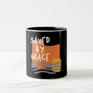 Caneca De Café Em Dois Tons Salvo por Grace - Aumentando a citação cristã