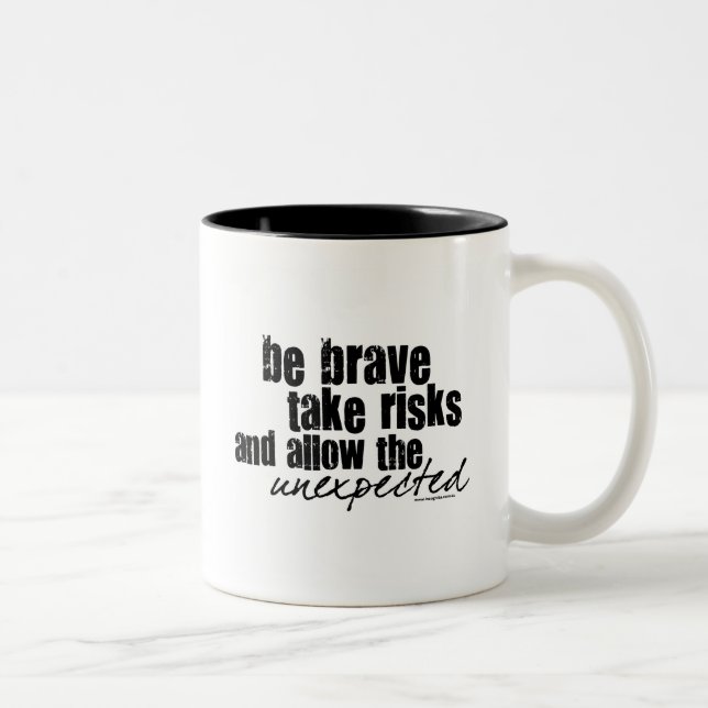 Caneca De Café Em Dois Tons Seja bravo tomam riscos (Direita)