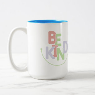 Caneca De Café Em Dois Tons Seja gentil com uma caneca de café de dois tons