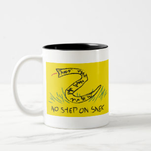 Caneca De Café Em Dois Tons Sem Etapa no Sinalizador Snek Gadsden