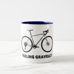 Caneca De Café Em Dois Tons Sentindo Ciclo Gravemente