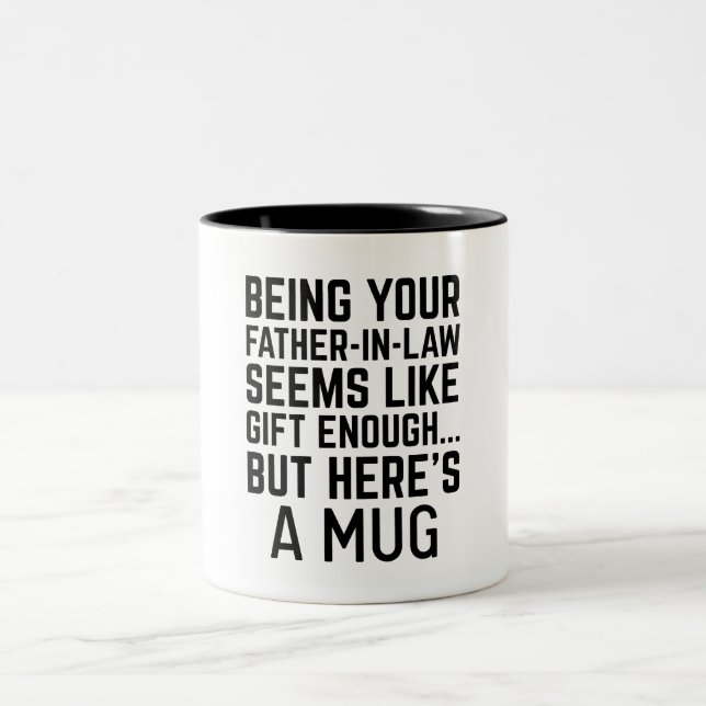 Caneca De Café Em Dois Tons Ser seu sogro parece ser presente suficiente (Centro)