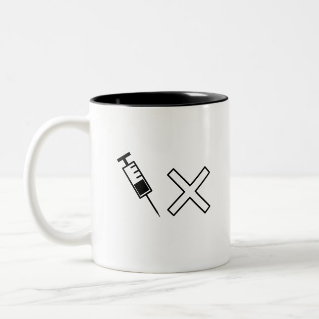 Caneca De Café Em Dois Tons Seringa e símbolo x sem vacina (Esquerda)