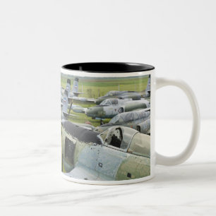 Caneca De Café Em Dois Tons SÉRVIA, Belgrado. Museu Aeronáutico Iugoslavo