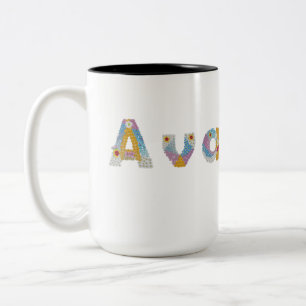 Caneca De Café Em Dois Tons Seu nome em letras florais artísticas / Ava Two-To