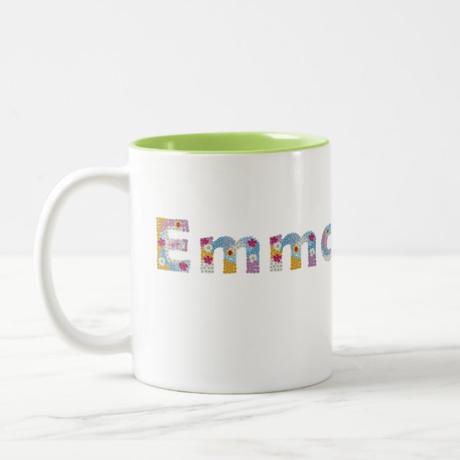 Caneca De Café Em Dois Tons Seu nome em letras florais artísticas / Emma (Esquerda)