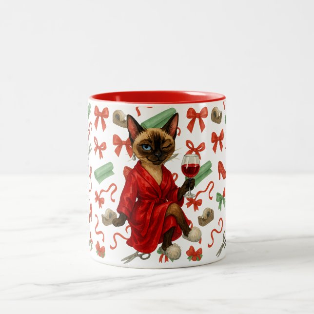 Caneca De Café Em Dois Tons Siamese Cat Christmas Funny Holiday Chaos Glam Cat (Centro)