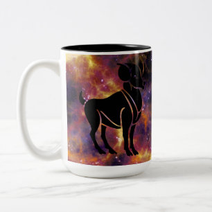 Caneca De Café Em Dois Tons Silhueta da Galáxia do Zodíaco de Áries – Horóscop