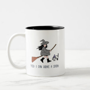 Caneca De Café Em Dois Tons Sim! Eu Posso Dirigir Um Pau: Café Halloween MUG