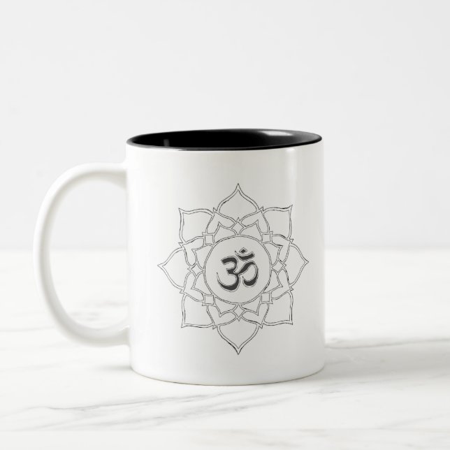 Caneca De Café Em Dois Tons Símbolo Om da Flor de Lotus (Esquerda)