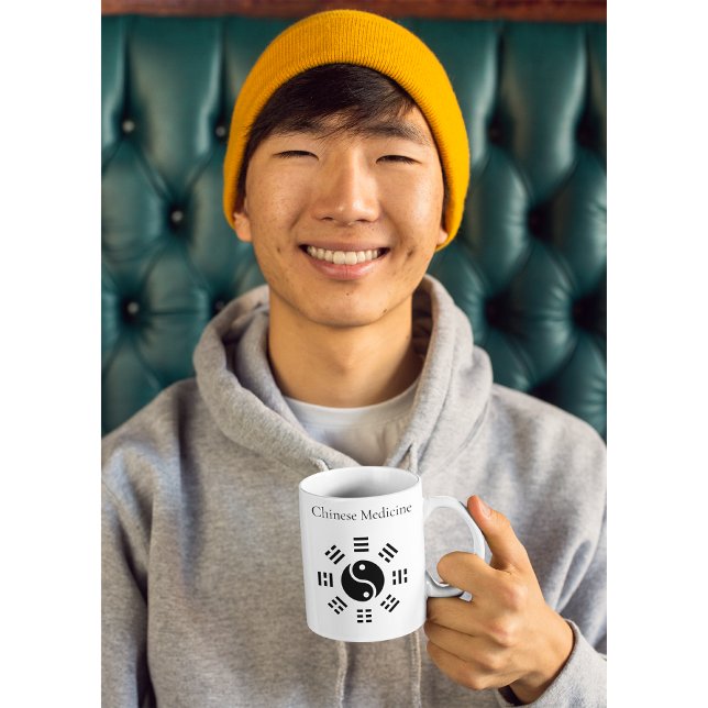 Caneca De Café Em Dois Tons símbolos chineses meridianos acupuntura (Criador carregado)
