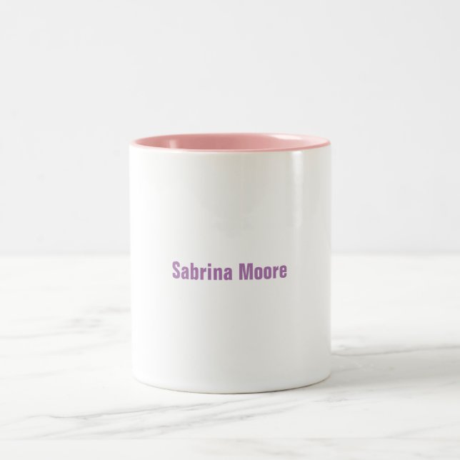 Caneca De Café Em Dois Tons Simples profissional moderno (Centro)