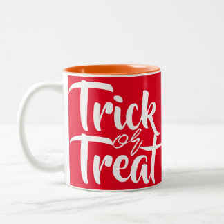 Caneca De Café Em Dois Tons Simples truque ou tratar a família de Halloween