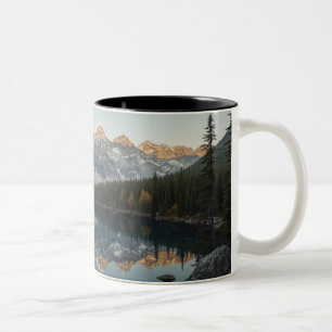 Caneca De Café Em Dois Tons Snowy Mountain Lake Scenic