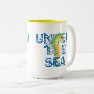 Caneca De Café Em Dois Tons sob o mar