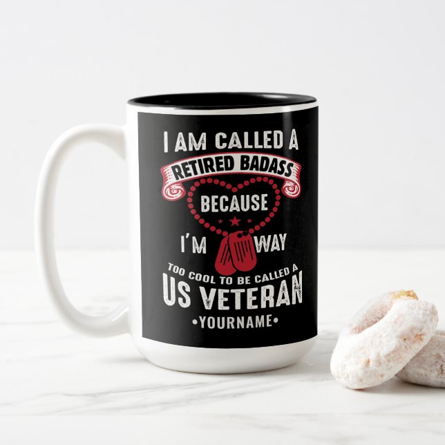 Caneca De Café Em Dois Tons Soldado Aposentado de Humor Veterano dos EUA (Com Donut)