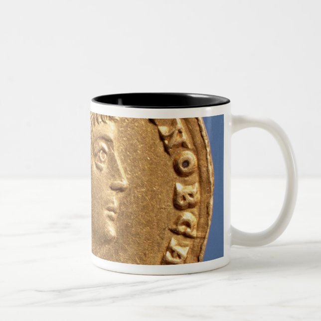 Caneca De Café Em Dois Tons Solidus de Constantim II Caesar cuirassed (Direita)