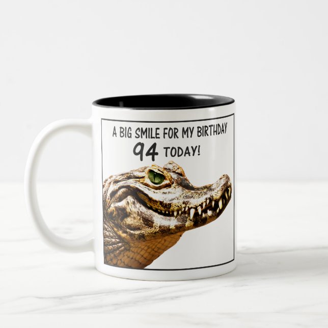 Caneca De Café Em Dois Tons Sorriso de Jacaré de 94º Aniversário (Esquerda)