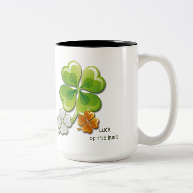 Caneca De Café Em Dois Tons Sorte dos irlandeses. Tricolor Shamrocks Nome Pers (Direita)
