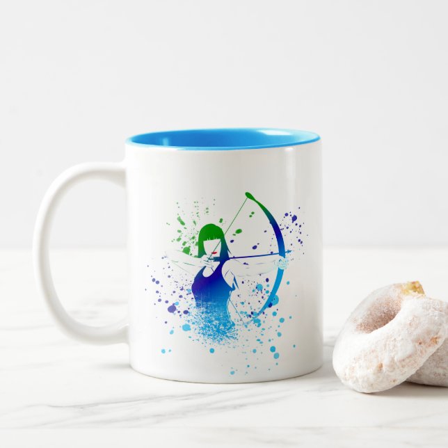 Caneca De Café Em Dois Tons Splash de Tinta do Arqueiro Feminino (Com Donut)