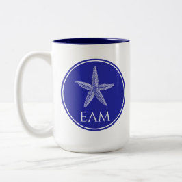 Caneca De Café Em Dois Tons Starfish branco costeiro sobre monograma azul Mari