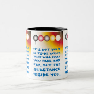 Caneca De Café Em Dois Tons Substância interna de uma cor externa