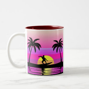 Caneca De Café Em Dois Tons Surfando no Pôr do Sol Roxo – Vibrações Oceânicas