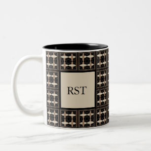 Caneca De Café Em Dois Tons Tan em Iniciais Pretos