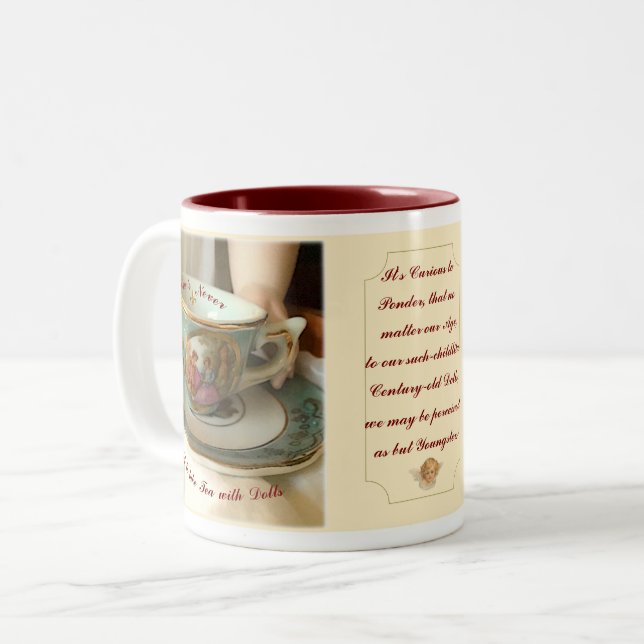 Caneca De Café Em Dois Tons Tea with Dolls Ceramic Mug (Frente Esquerda)