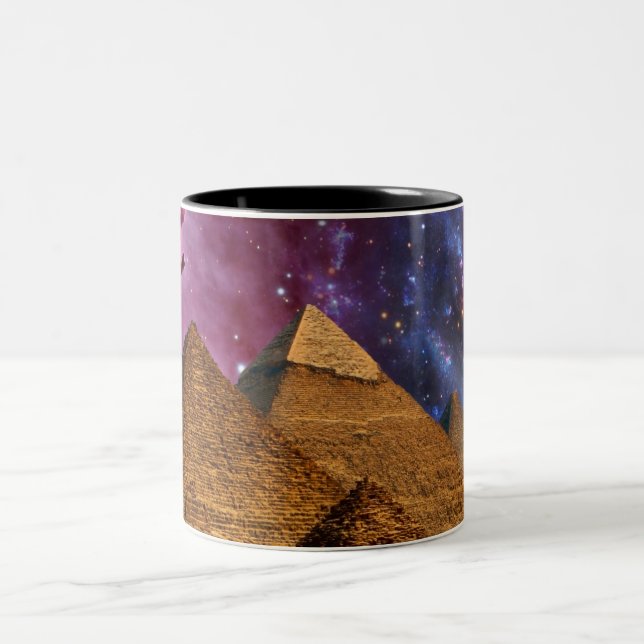 Caneca De Café Em Dois Tons tempestade cósmica acima do egito (Centro)