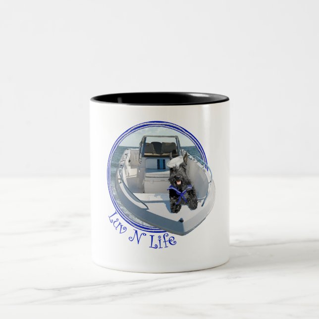 Caneca De Café Em Dois Tons Terrier escocês no barco (Centro)