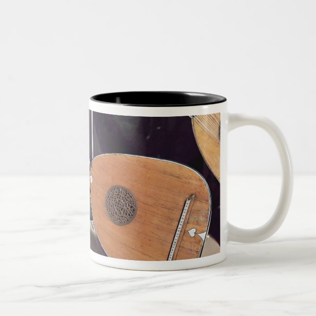 Caneca De Café Em Dois Tons Theorbo, 1637 (Direita)