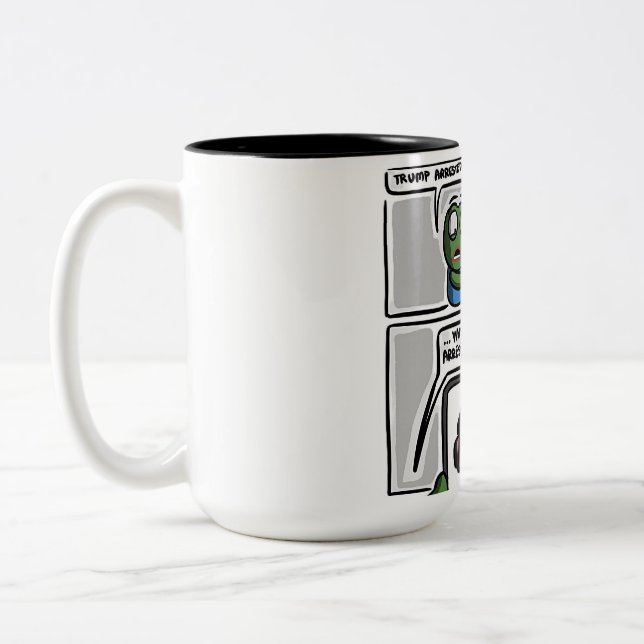 Caneca De Café Em Dois Tons This funny comic-style meme design Mug (Esquerda)