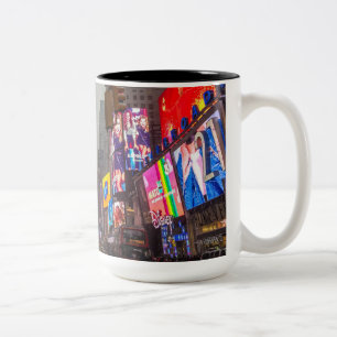 Caneca De Café Em Dois Tons Times Square chuvoso