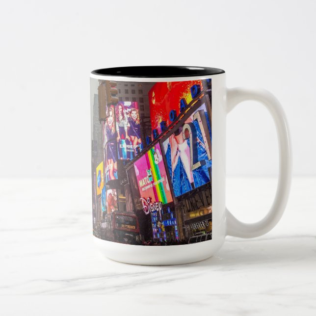 Caneca De Café Em Dois Tons Times Square chuvoso (Direita)