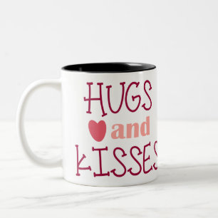 Caneca De Café Em Dois Tons Tipografia de Abraços e Beijos Coração Rosa Dia do