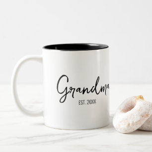 Caneca De Café Em Dois Tons Tipografia de Rótulo Preto Ano de Avó Estabelecida