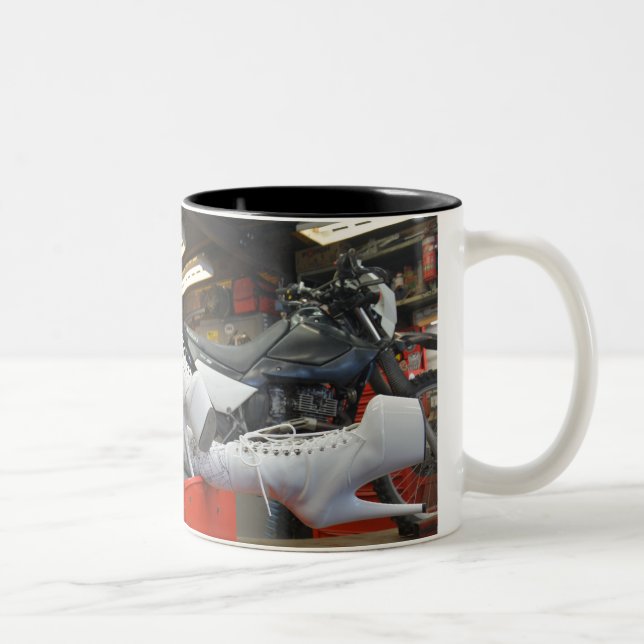 Caneca De Café Em Dois Tons Tool Oficial da Garota Holley - Andy Mechanic, can (Direita)